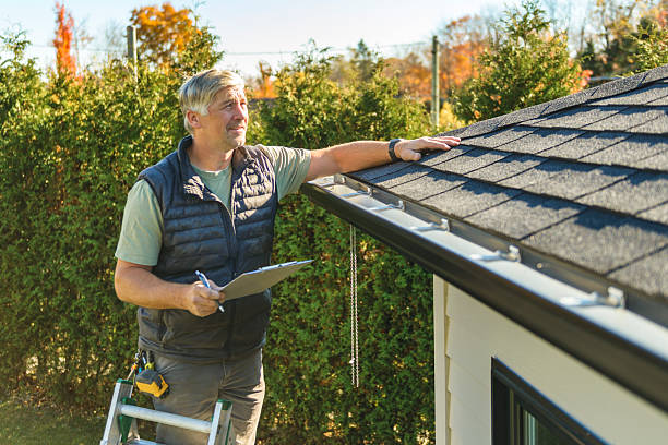 Professional Roofing technician working in Rio Rancho, NM